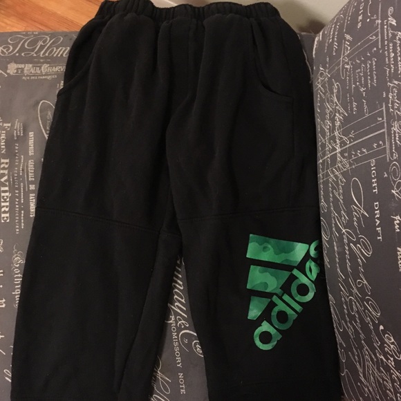 Adidas boys 10/12 size green and black sweatpants - Picture 4 of 5